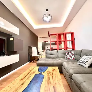 https://lovely-1-bedroom-1-living-room-in-tirana-center.hotels-in-tirana.com